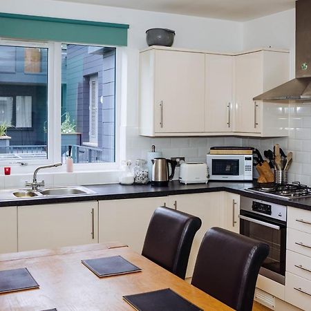 Beautiful, Contemporary 3 Bedroom Apartment Bath Esterno foto