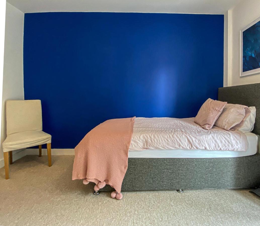 Beautiful, Contemporary 3 Bedroom Apartment Bath Esterno foto