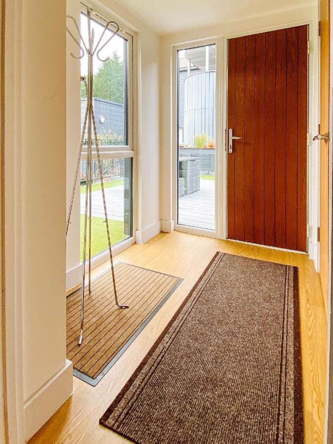 Beautiful, Contemporary 3 Bedroom Apartment Bath Esterno foto