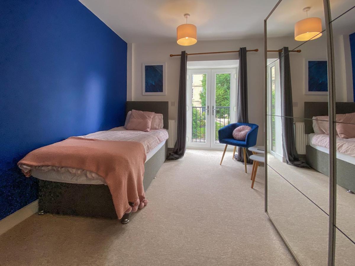 Beautiful, Contemporary 3 Bedroom Apartment Bath Esterno foto