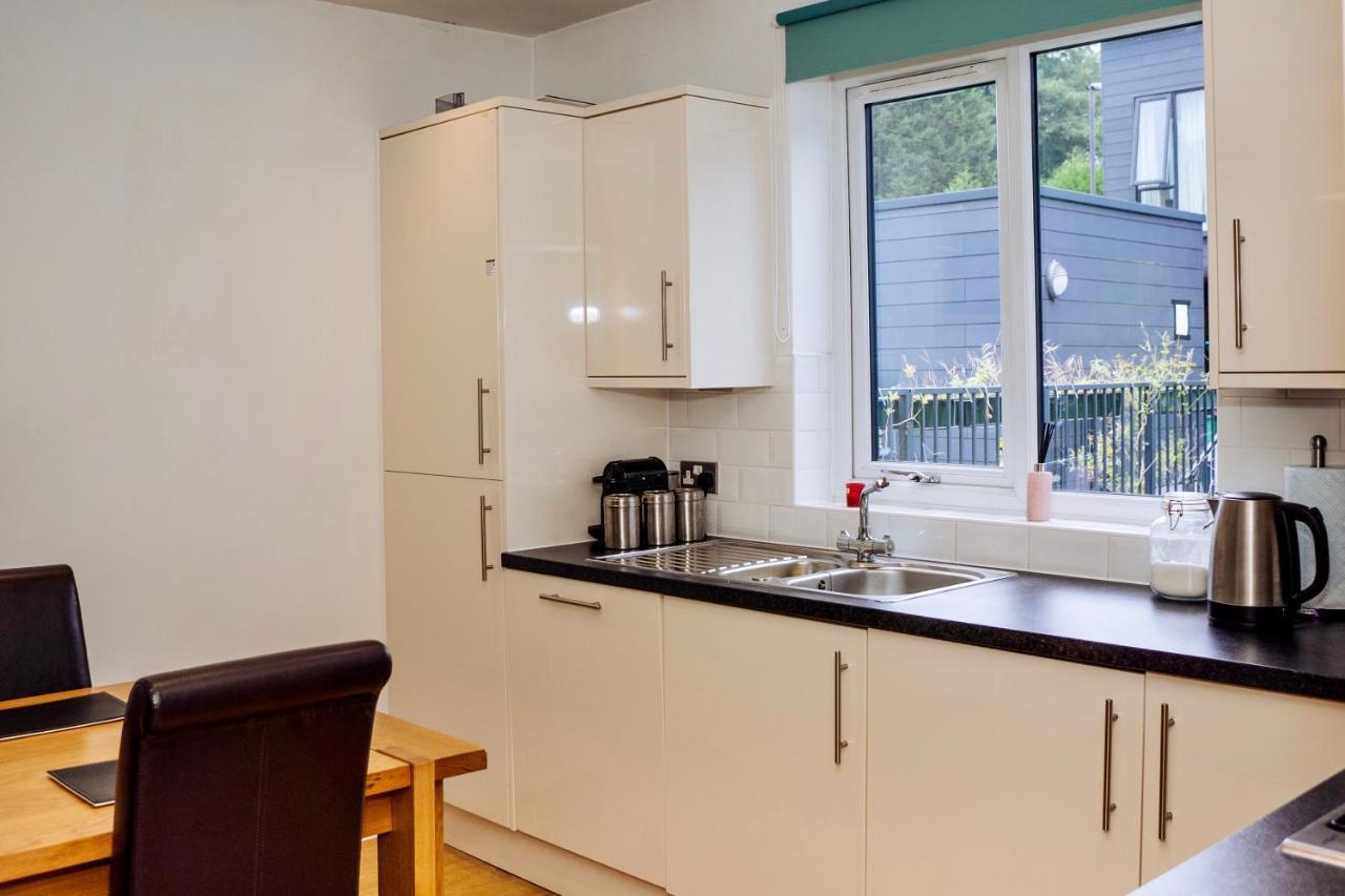 Beautiful, Contemporary 3 Bedroom Apartment Bath Esterno foto
